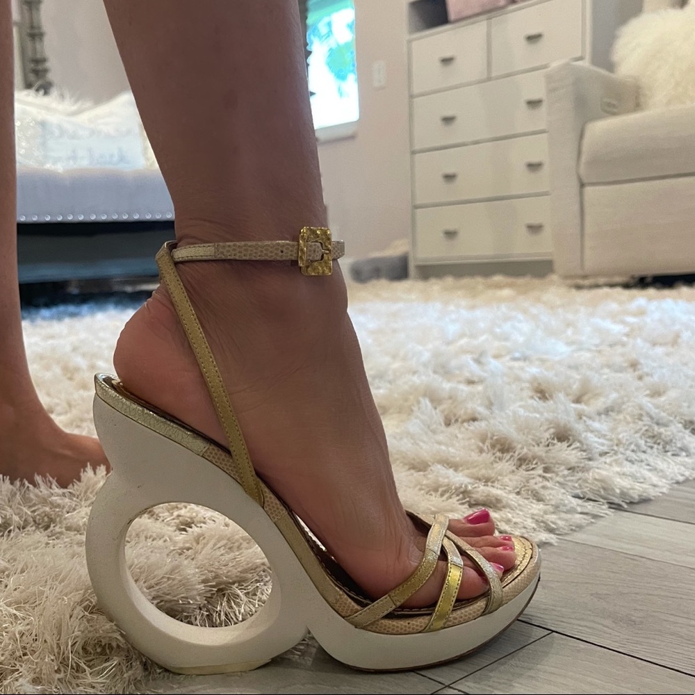 Louie Vuitton LV gold white Morganne wedges - Picture 9 of 12